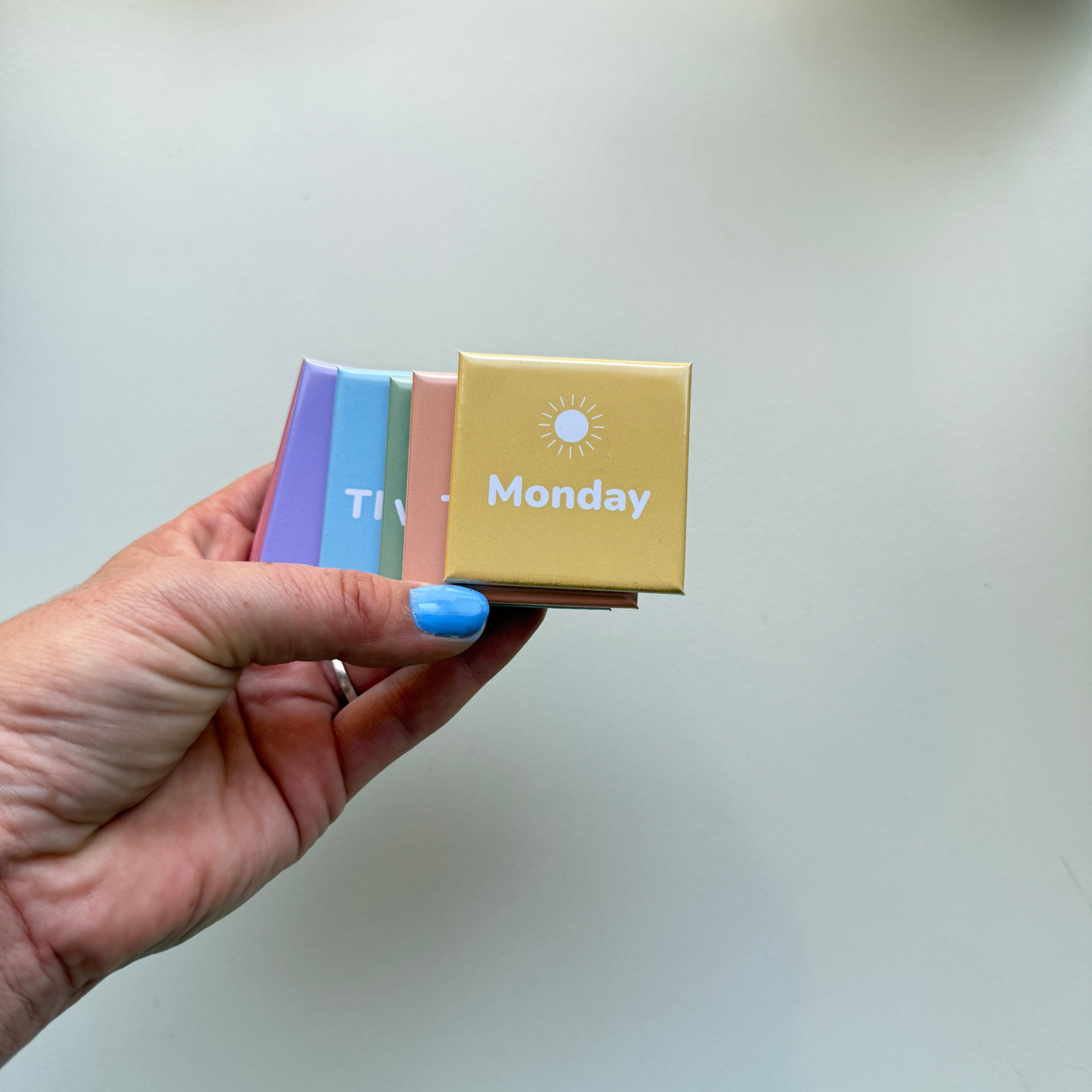 Days of the week magnets Australia — colourful kids learning fridge magnets
